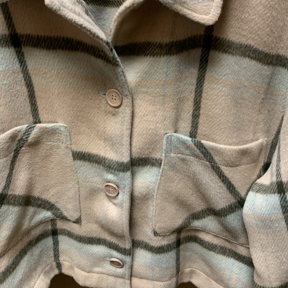 For The Republic Crop Shacket - Picture 4 of 11